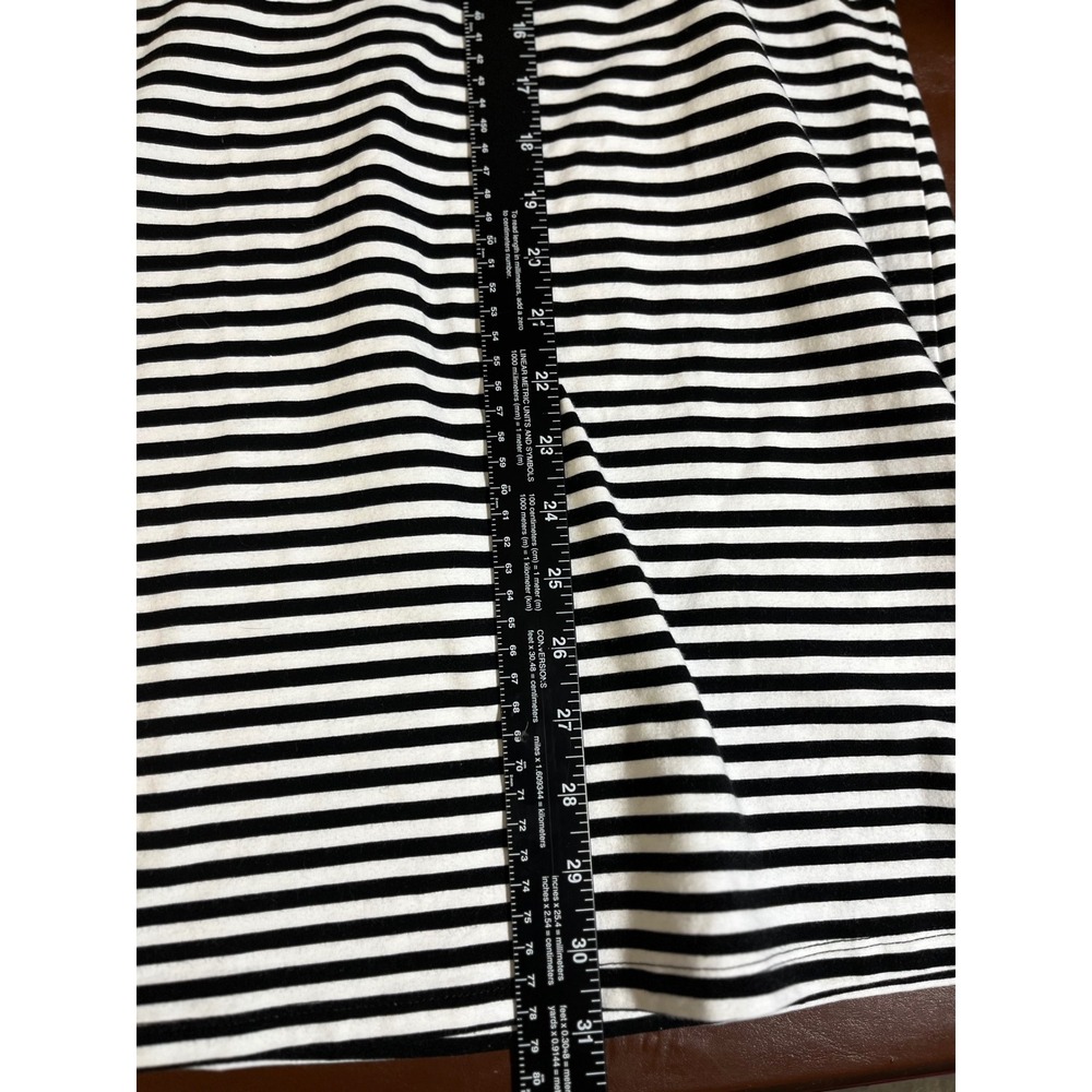 Torrid Striped Sleeveless Zip Up Mock Neck Foxy Top Black White 4 4X 26 NEW - Picture 9 of 10